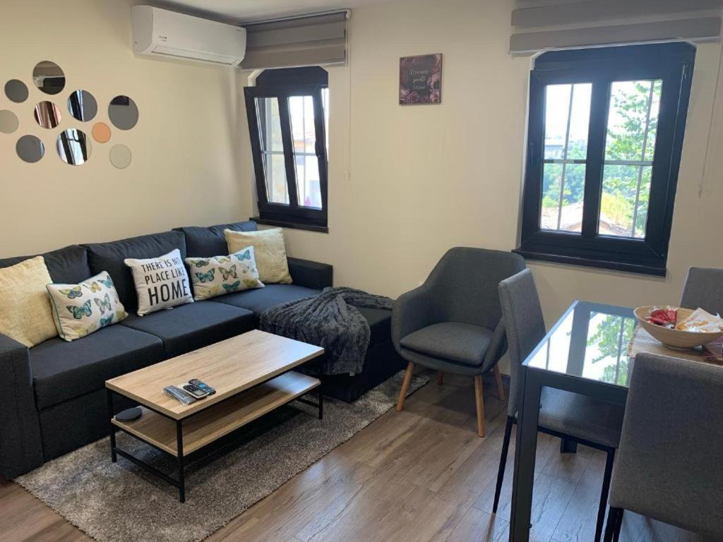 Apartment Zdravets 2, In The Heart Of The Old City Veliko Tarnovo Ngoại thất bức ảnh